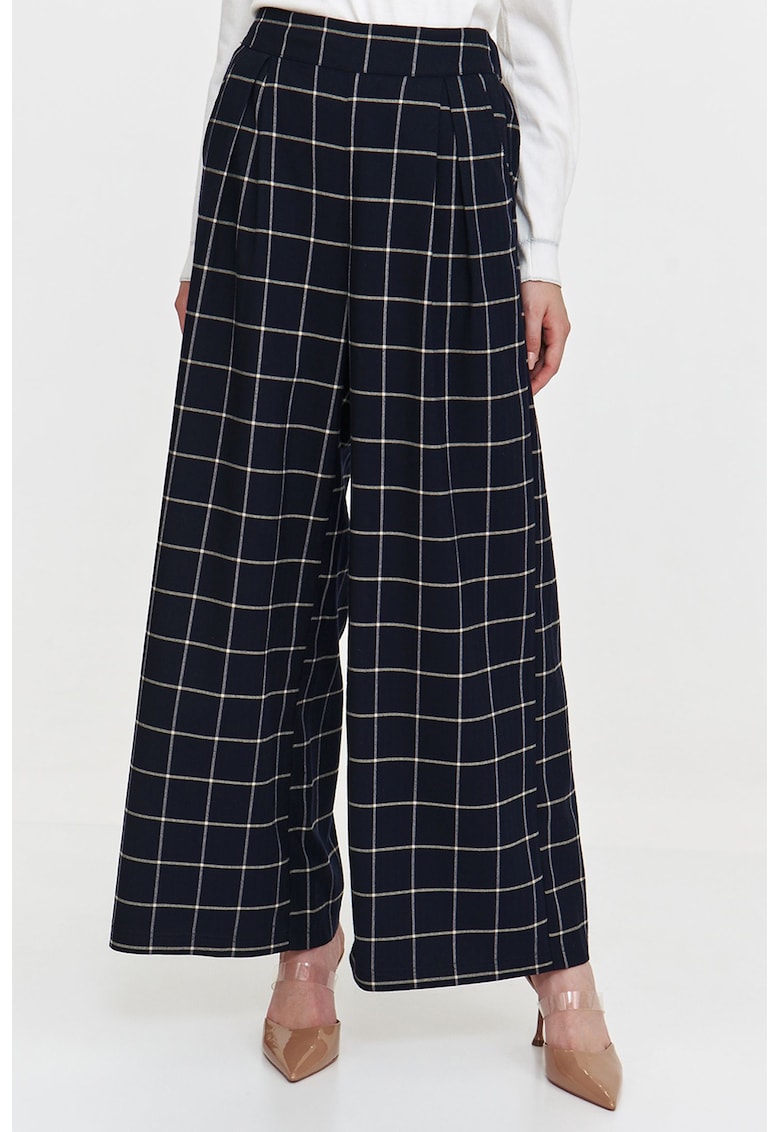 Pantaloni cu croiala ampla su model in carouri