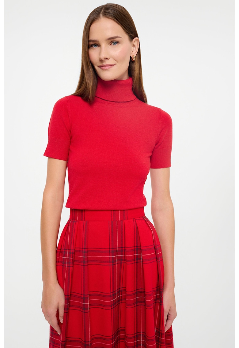 Pulover cu maneci scurte si guler inalt