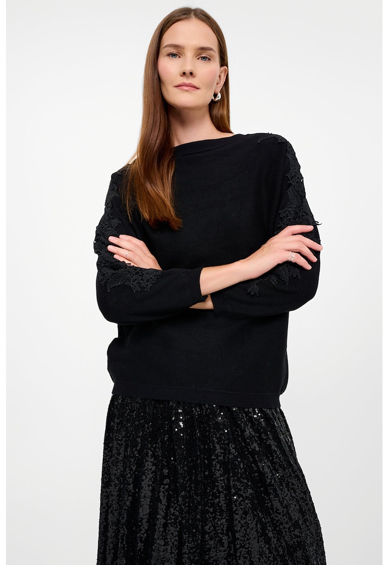 Pulover cu decolteu la baza gatului si aspect in degrade