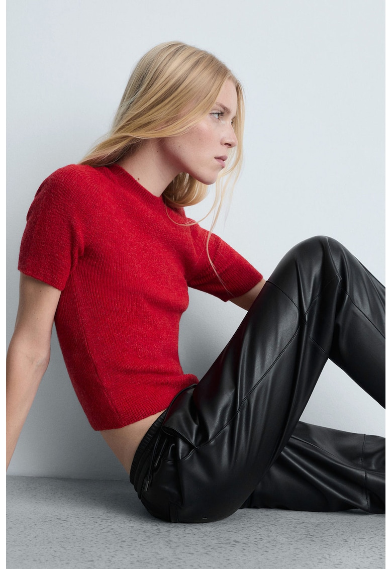 Pantaloni din piele ecologica