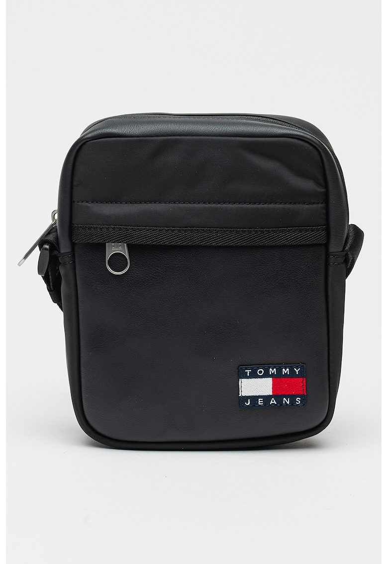 Geanta crossbody cu aplicatie logo