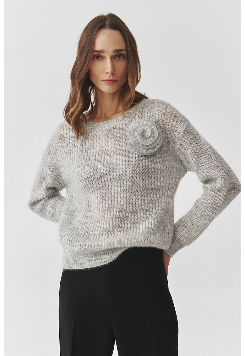 Pulover cu aplicatie florala