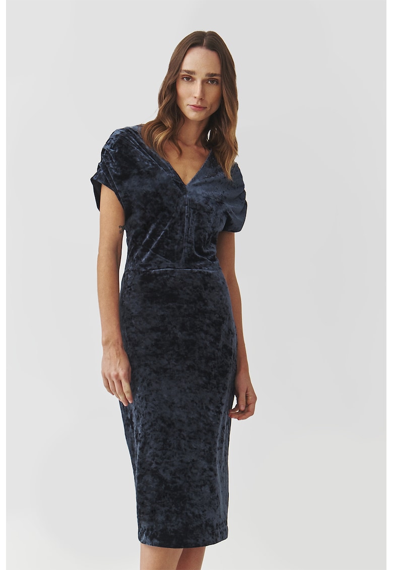 Rochie din catifea cu decolteu in V