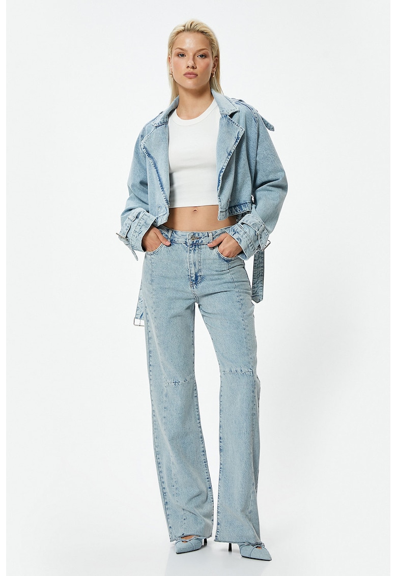 Blugi cu croiala ampla si talie medie