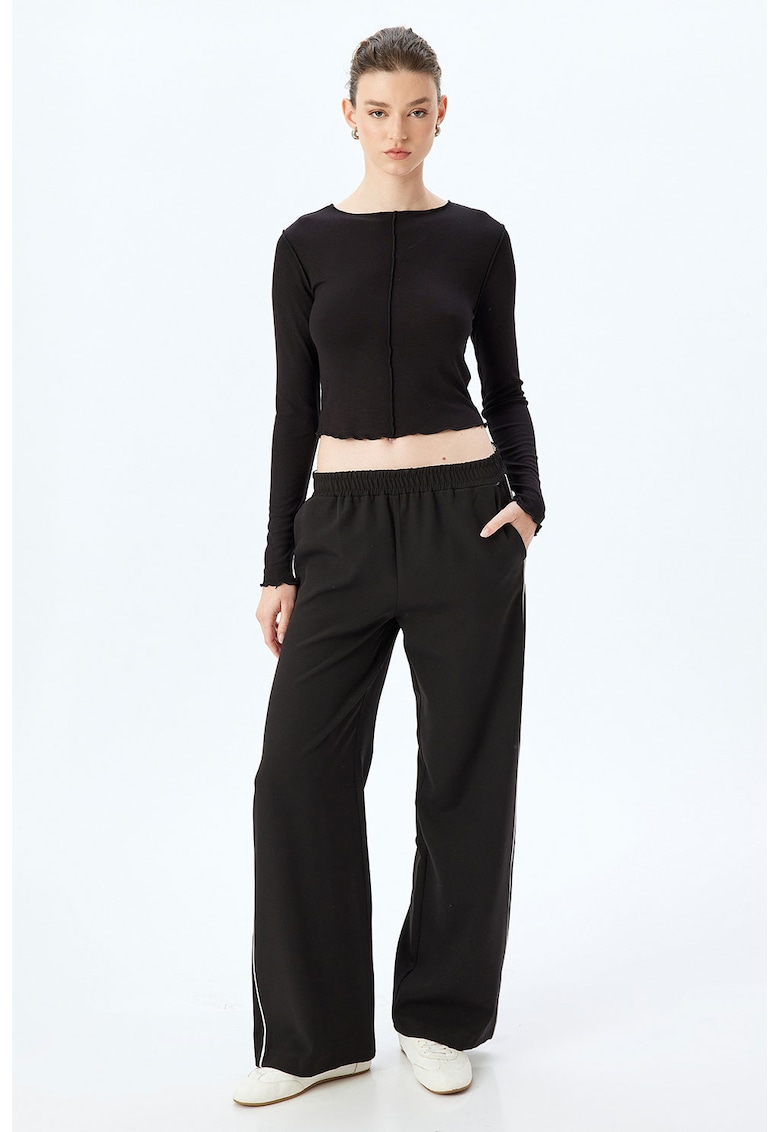 Bluza crop cu decolteu rotund