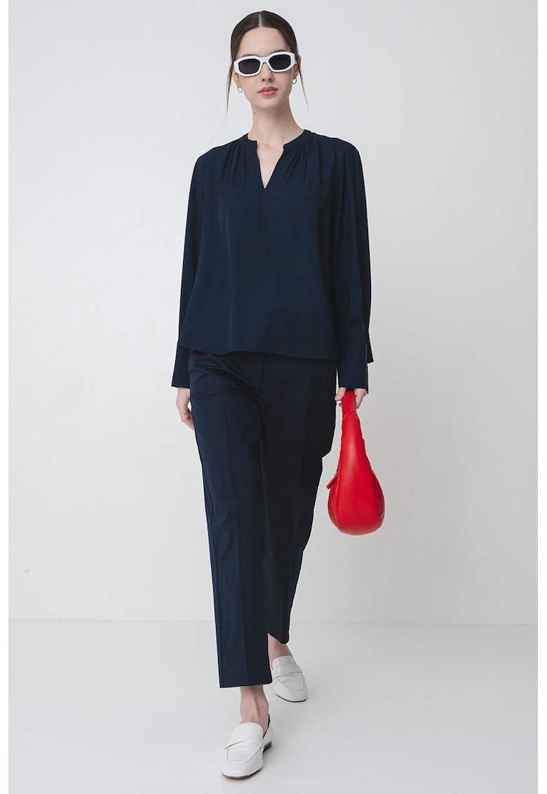 Bluza vaporoasa cu decolteu in V