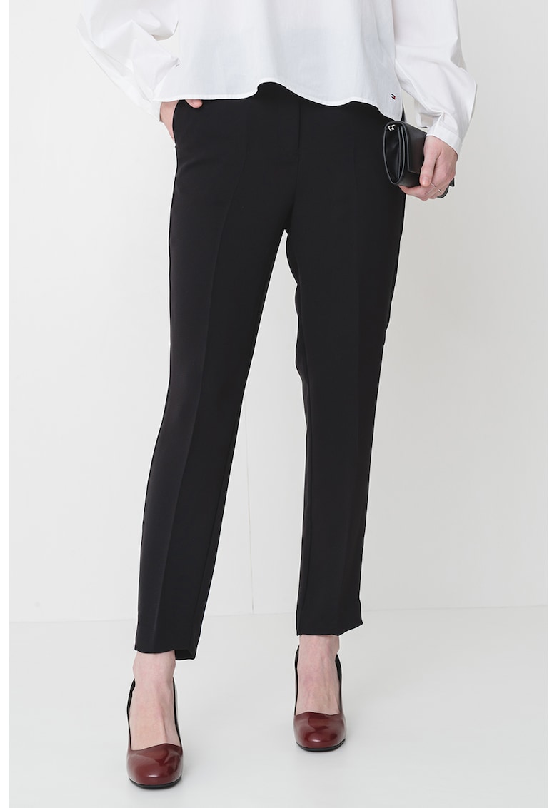 Pantaloni eleganti cu pensa Pantaloni eleganti cu pensa