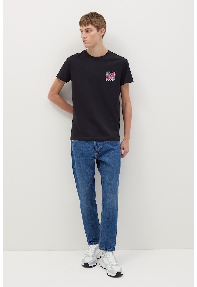 Tricou cu decolteu la baza gatului si imprimeu discret