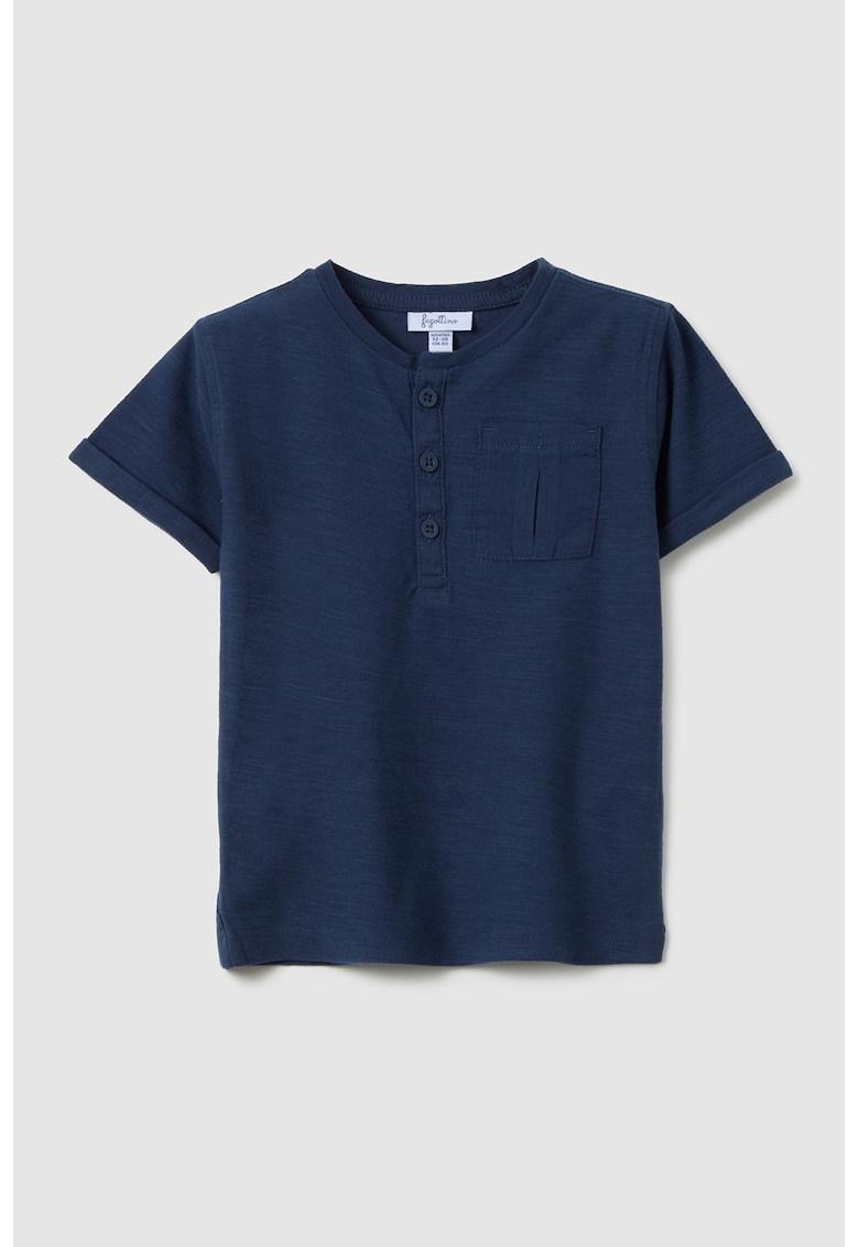 Tricou cu fenta cu nasturi si buzunar pe piept