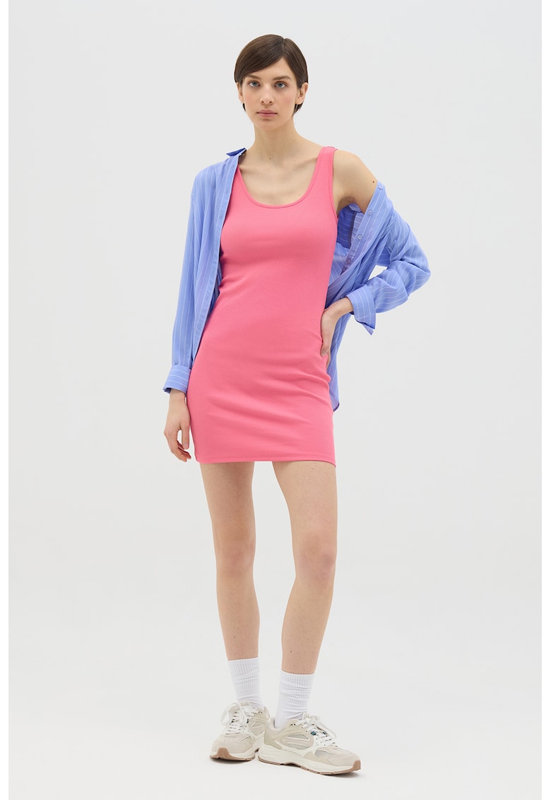 Rochie cambrata cu decolteu rotund