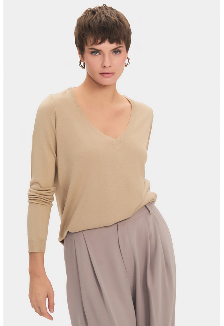 Bluza tricotata fin cu decolteu in V