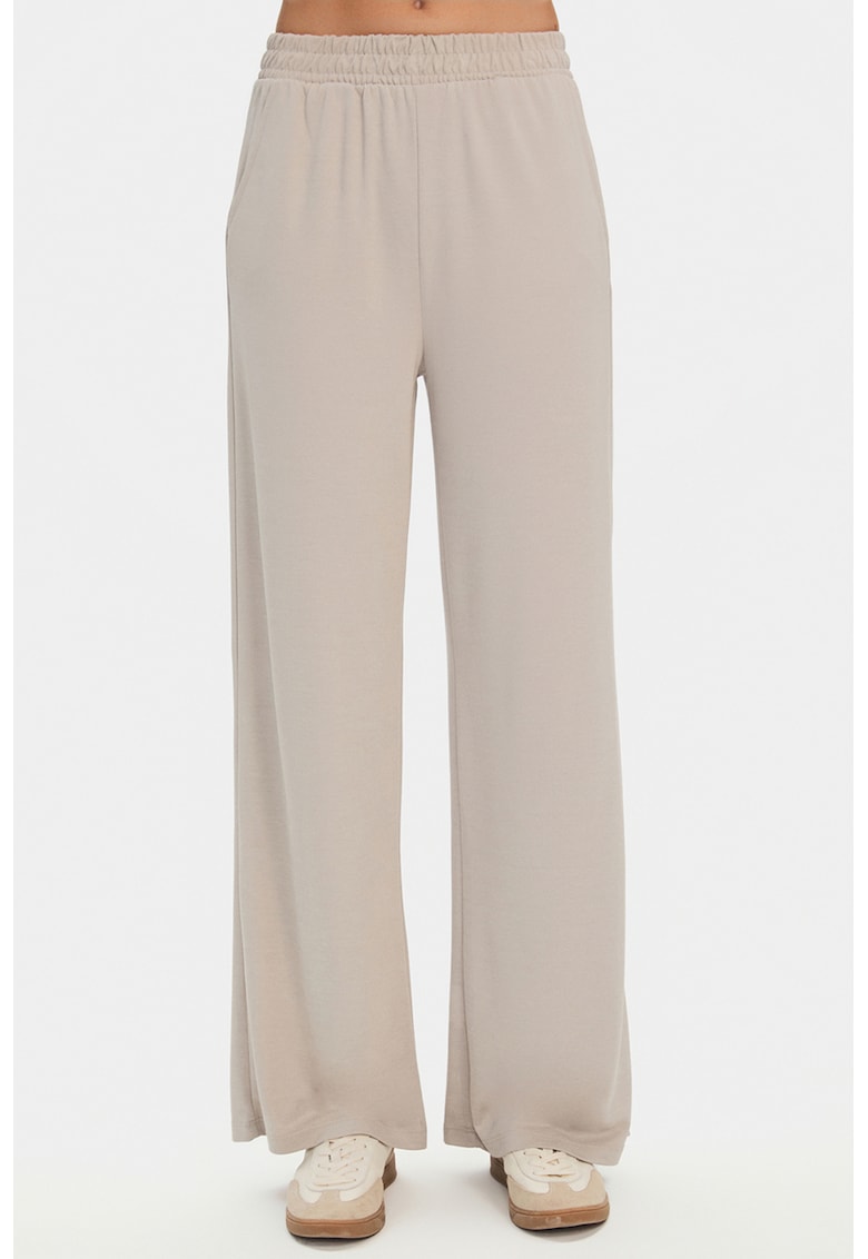 Set de tricou si pantaloni