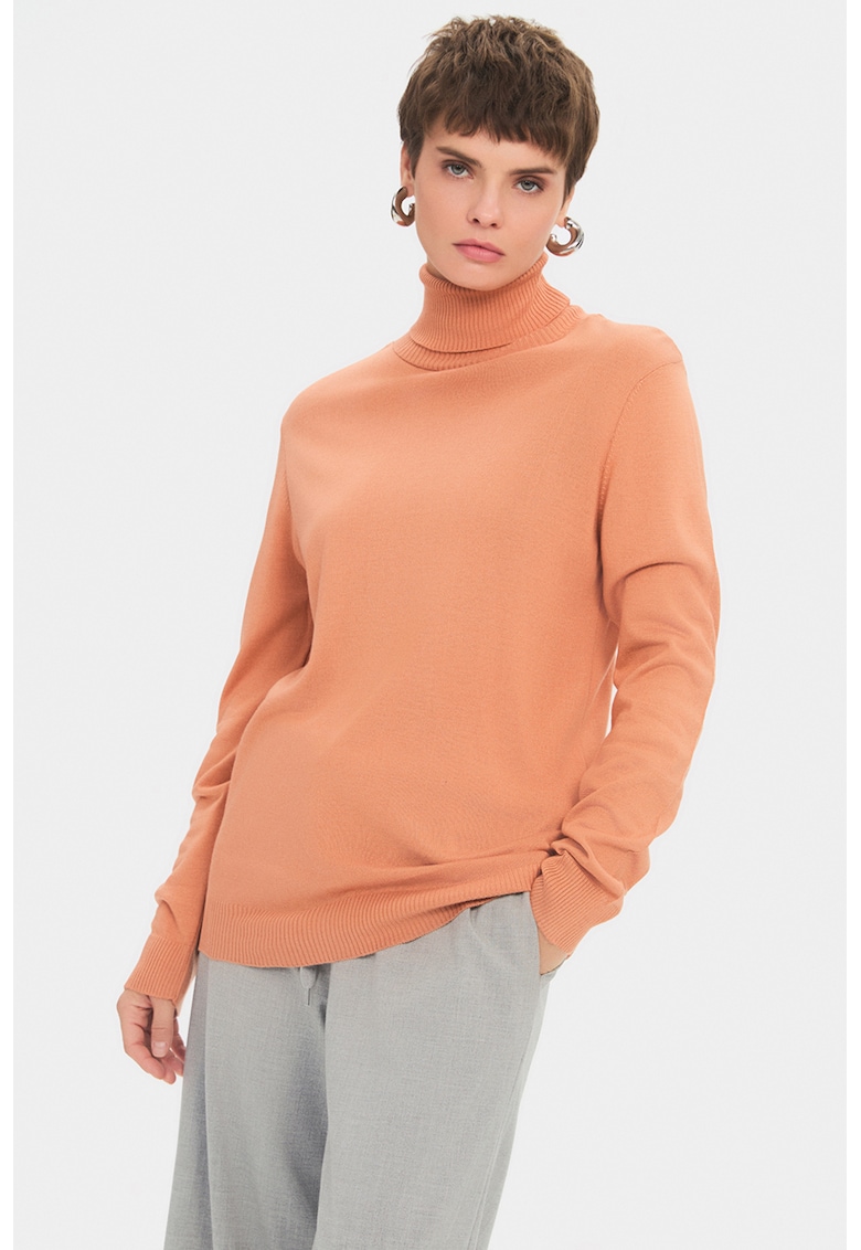 Pulover uni cu guler inalt