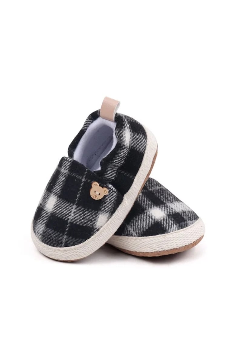 Pantofi pentru bebelusi - carouri alb-negru - cu detaliu ursulet - Alb/Negru