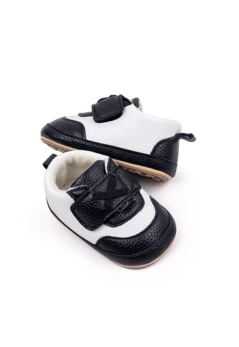 Pantofi pentru bebelusi - alb si negru - cu talpa antiderapanta si design elegant - Alb/Negru