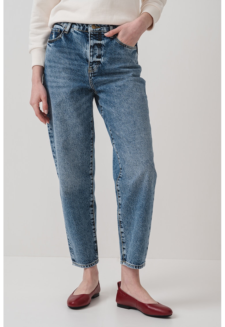 Blugi crop cu talie medie