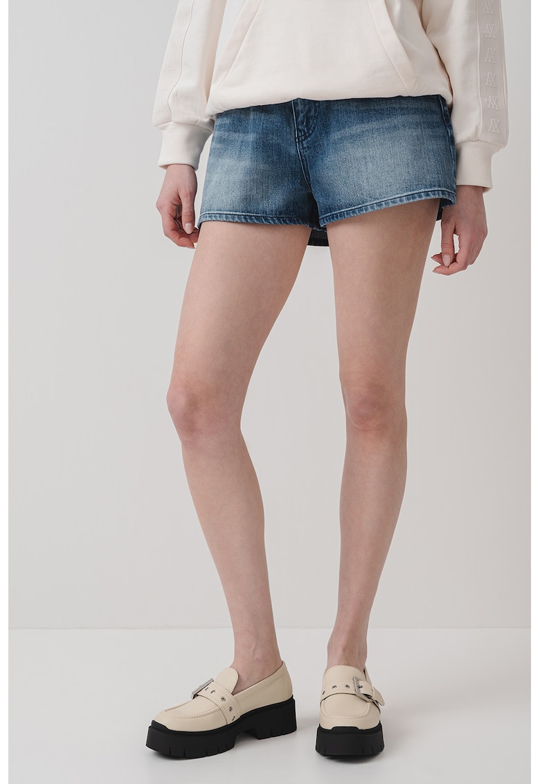 Blugi scurti cu talie medie