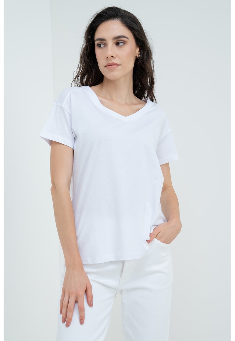 Tricou lejer cu decolteu in V si maneci cazute