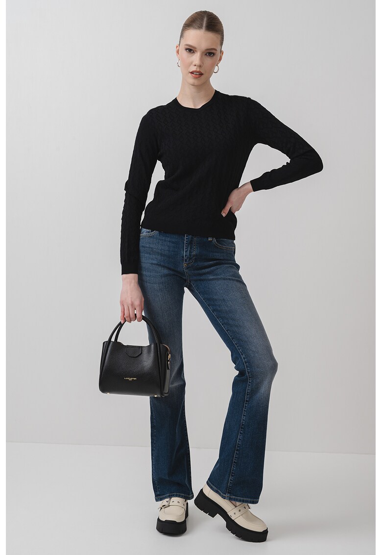 Pulover tricotat fin cu decolteu la baza gatului - Negru