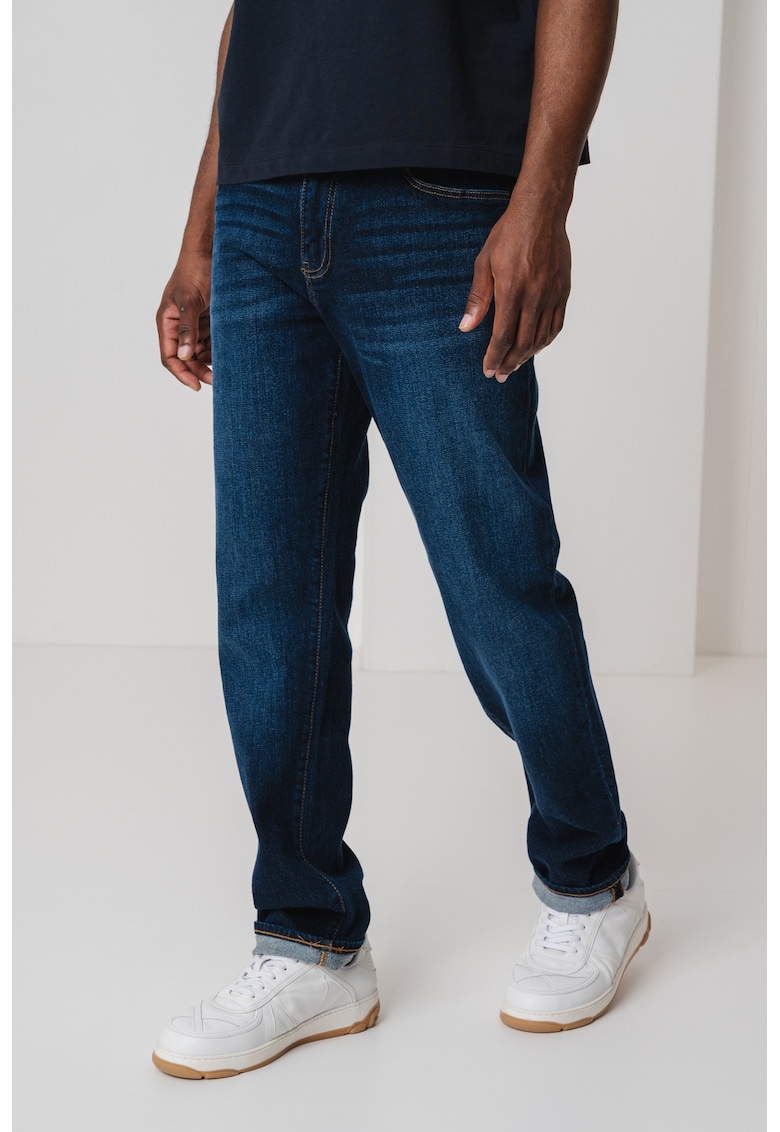 Blugi relaxed fit cu talie medie