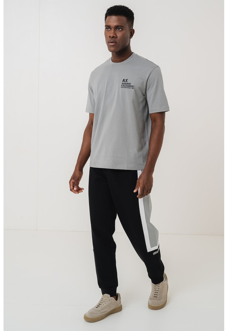 Tricou din bumbac cu logo pe piept si decolteu la baza gatului