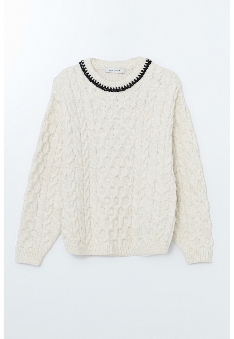 Pulover tricotat cu decolteu la baza gatului