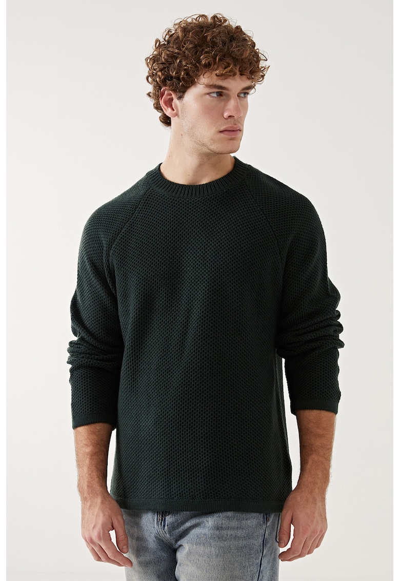 Pulover uni cu decolteu la baza gatului