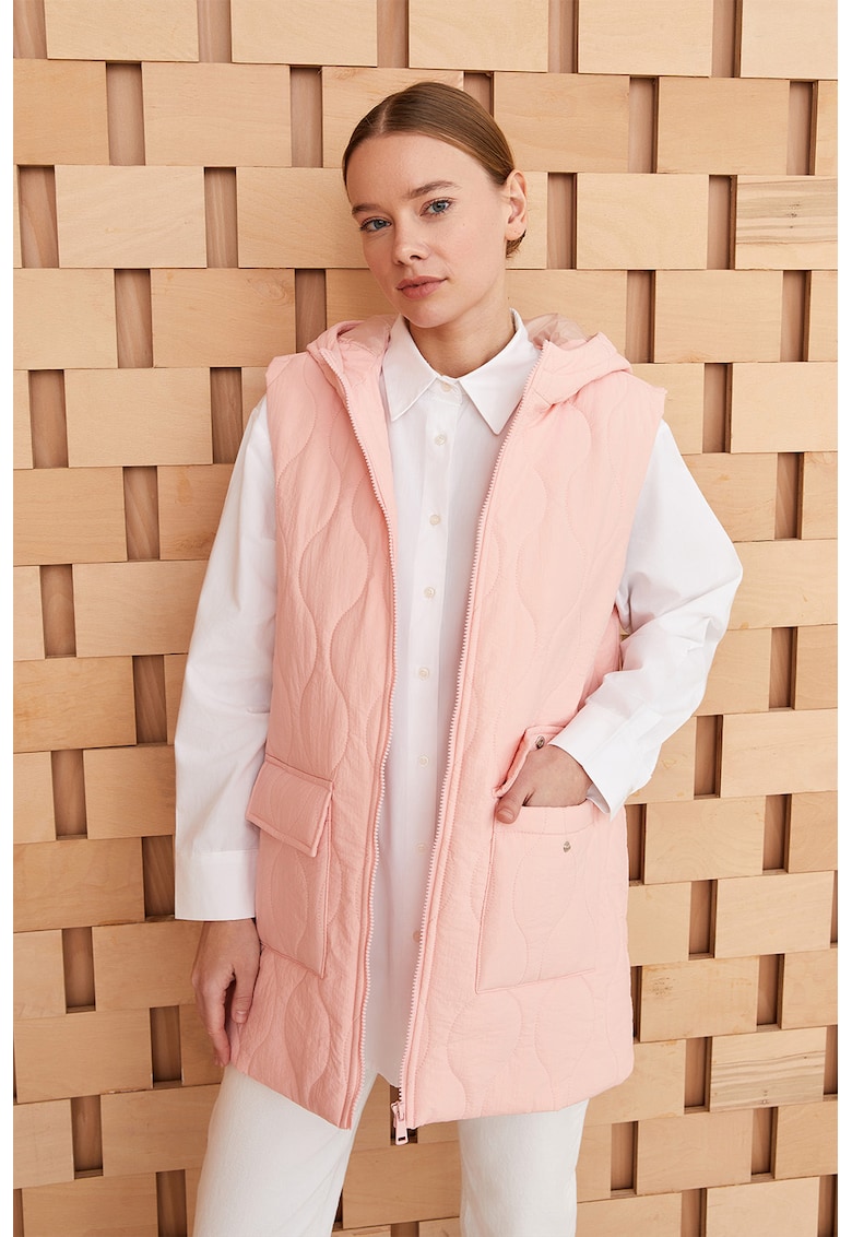 Vesta cu gluga si buzunare cu clapa