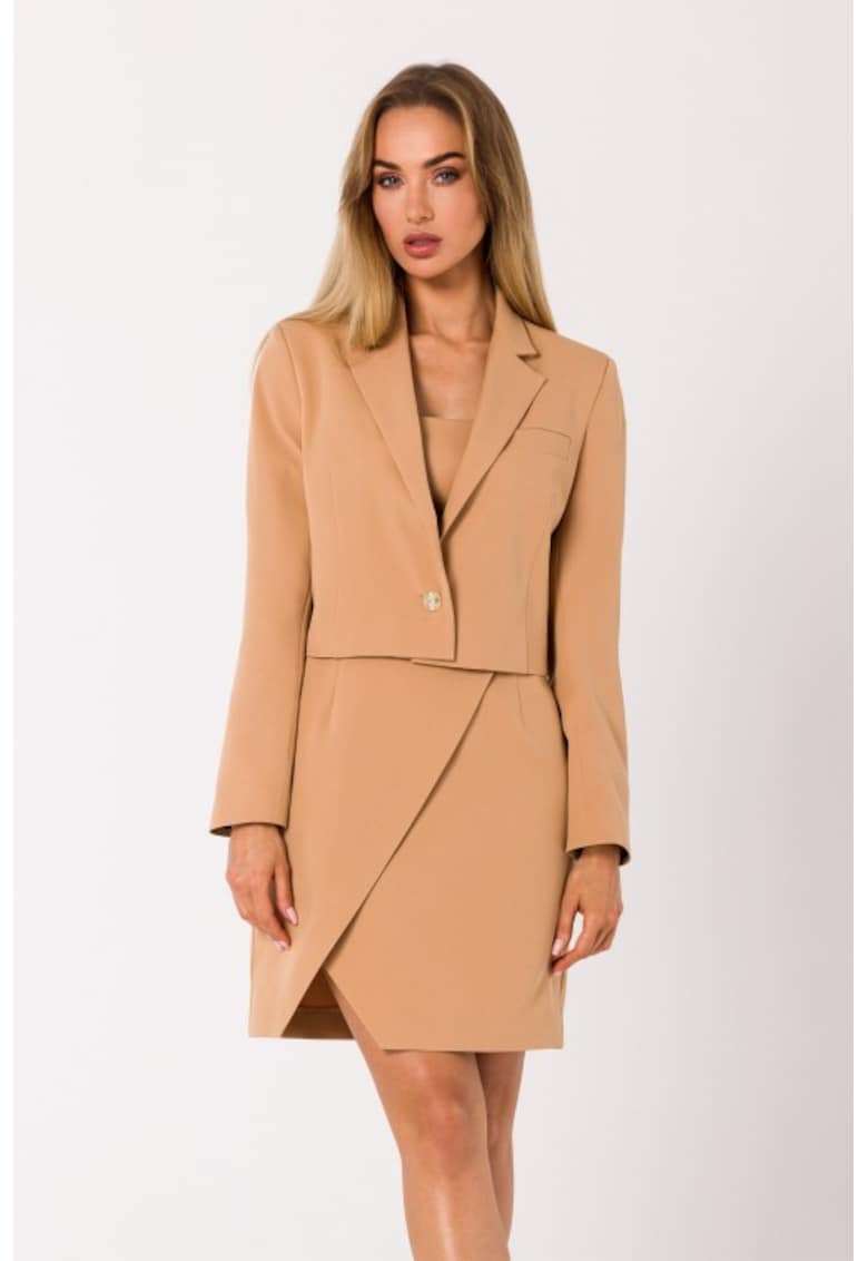 Sacou scurt - inchis cu nasture -