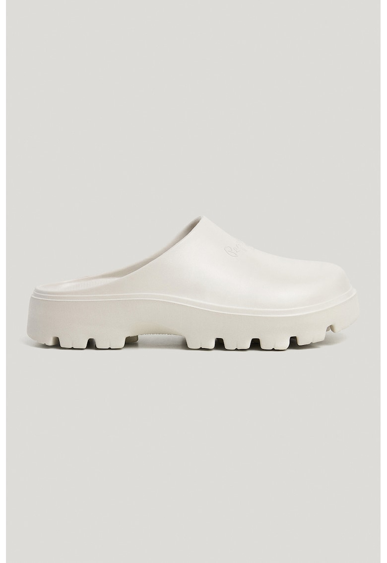 Saboti cu talpa aderenta