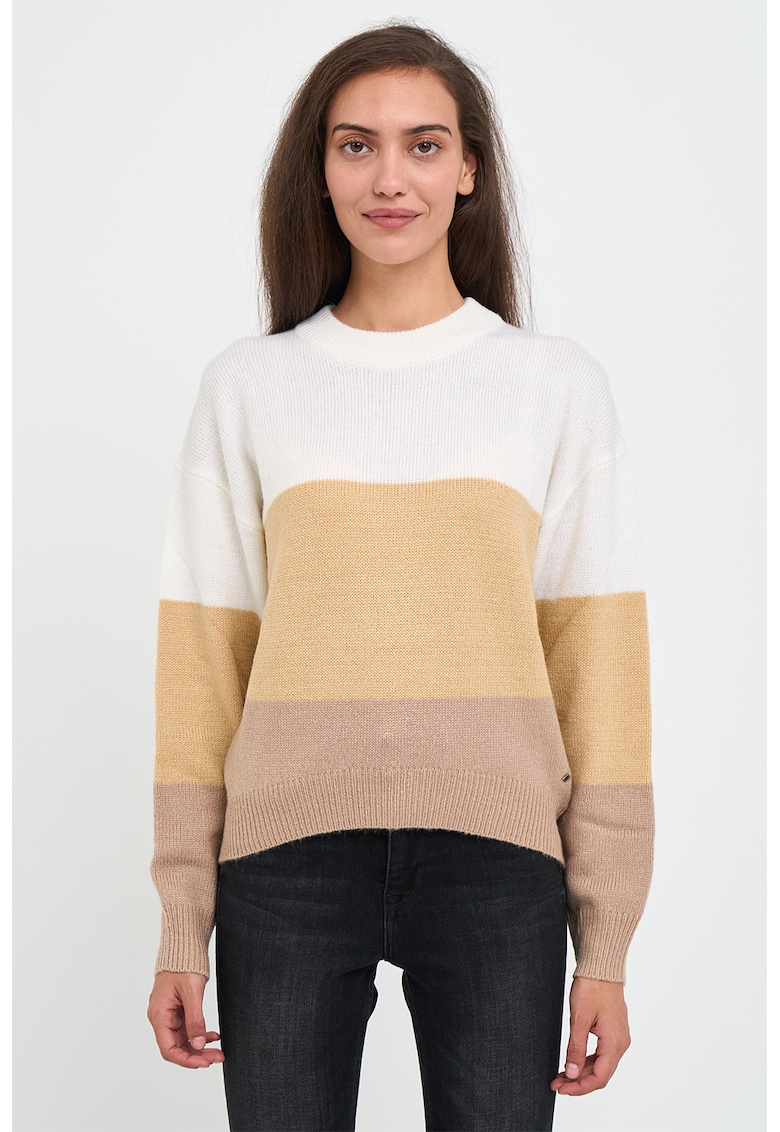 Pulover cu decolteu la baza gatului si dungi