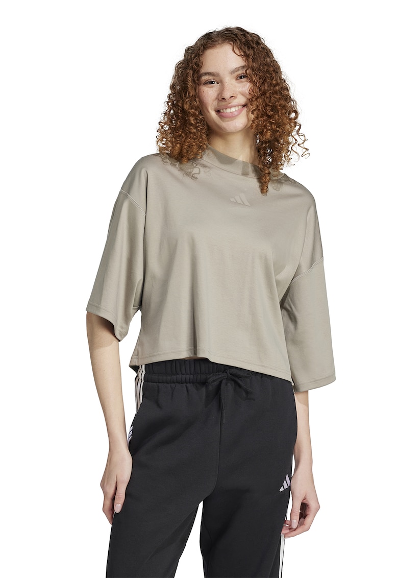 Tricou lejer cu maneci medii