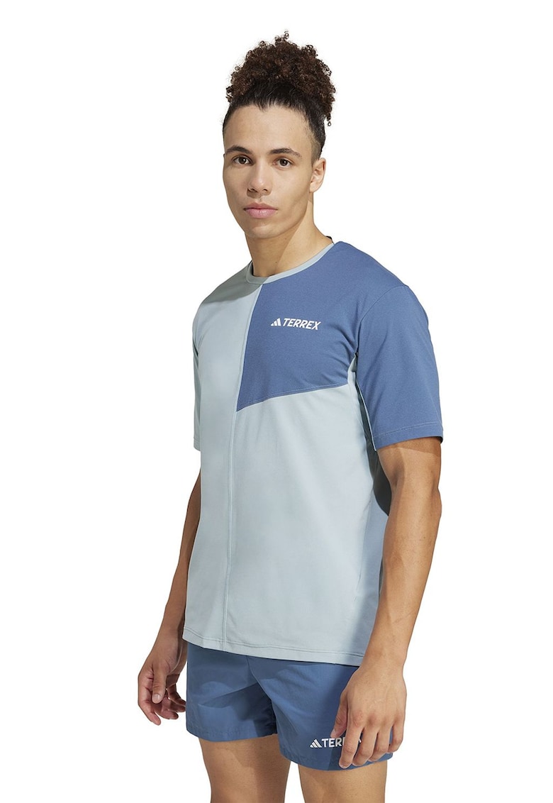 Tricou cu decolteu rotund - pentru drumetii