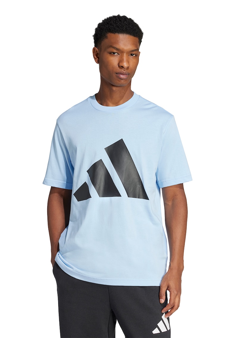 Tricou cu decolteu la baza gatului si imprimeu logo