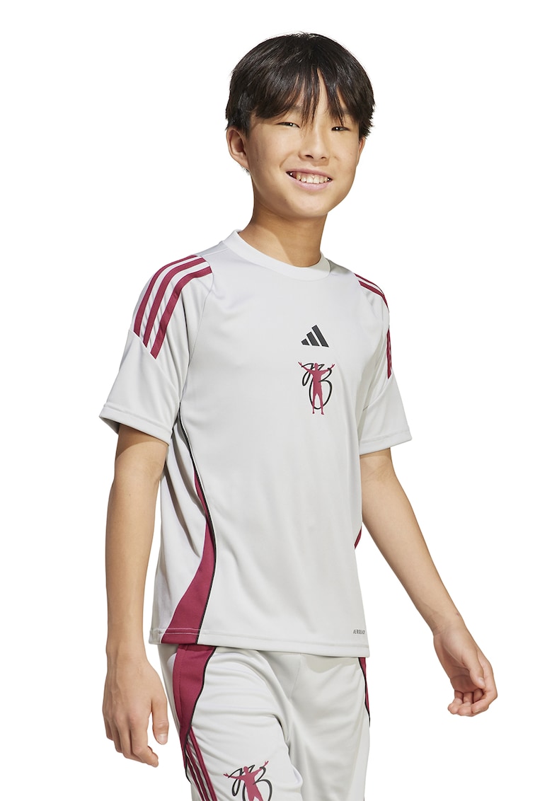 Tricou cu decolteu la baza gatului pentru fotbal