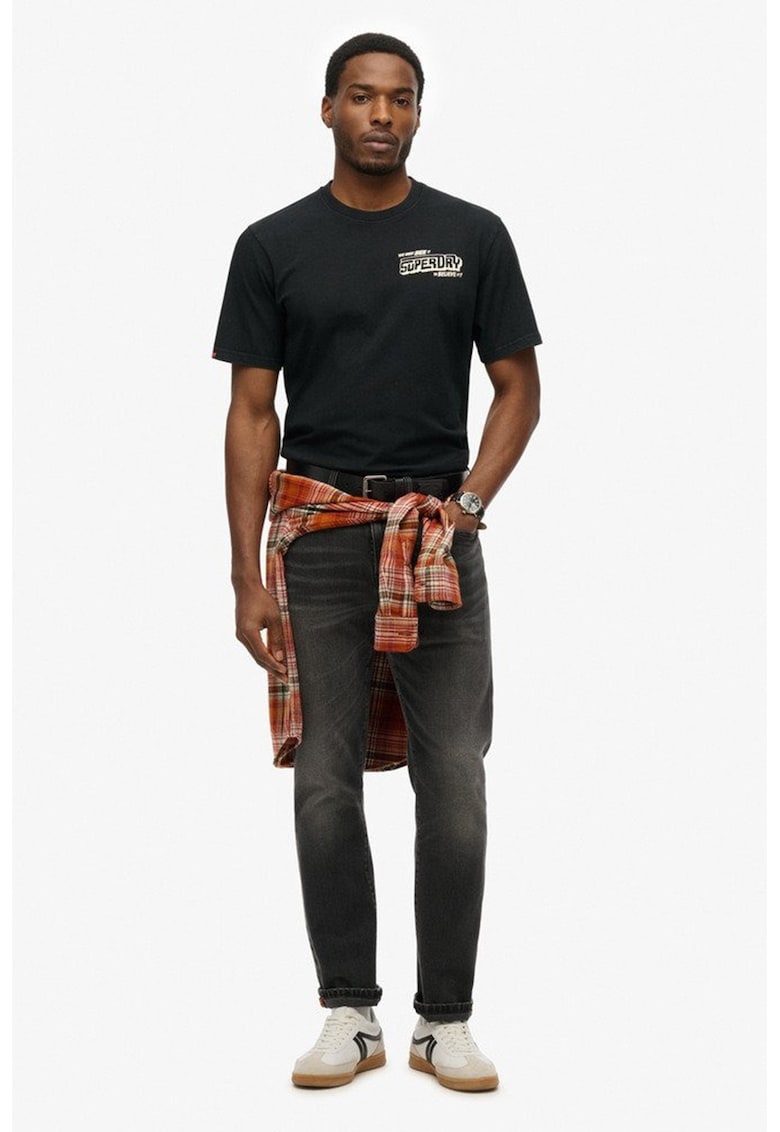 Tricou cu decolteu la baza gatului si imprimeu pe partea din spate