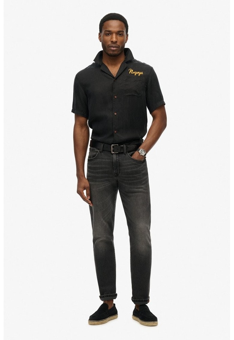 Camasa cu imprimeu grafic pe partea din spate