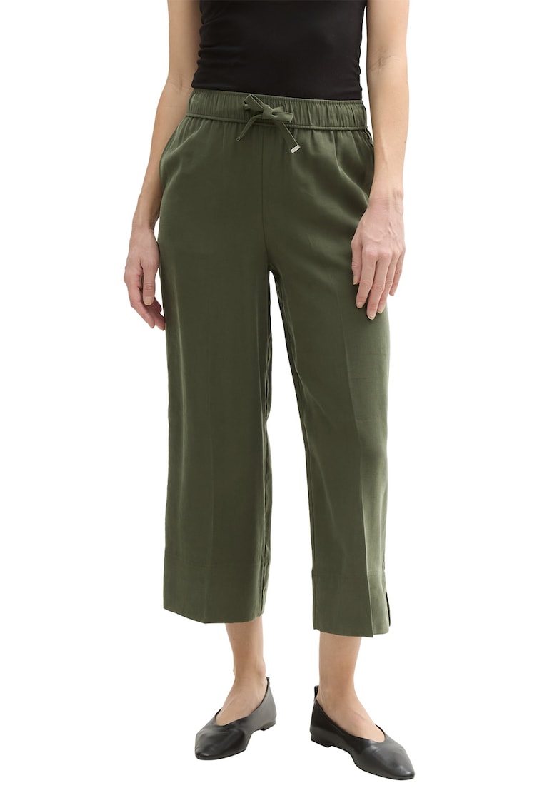 Pantaloni crop cu croiala dreapta