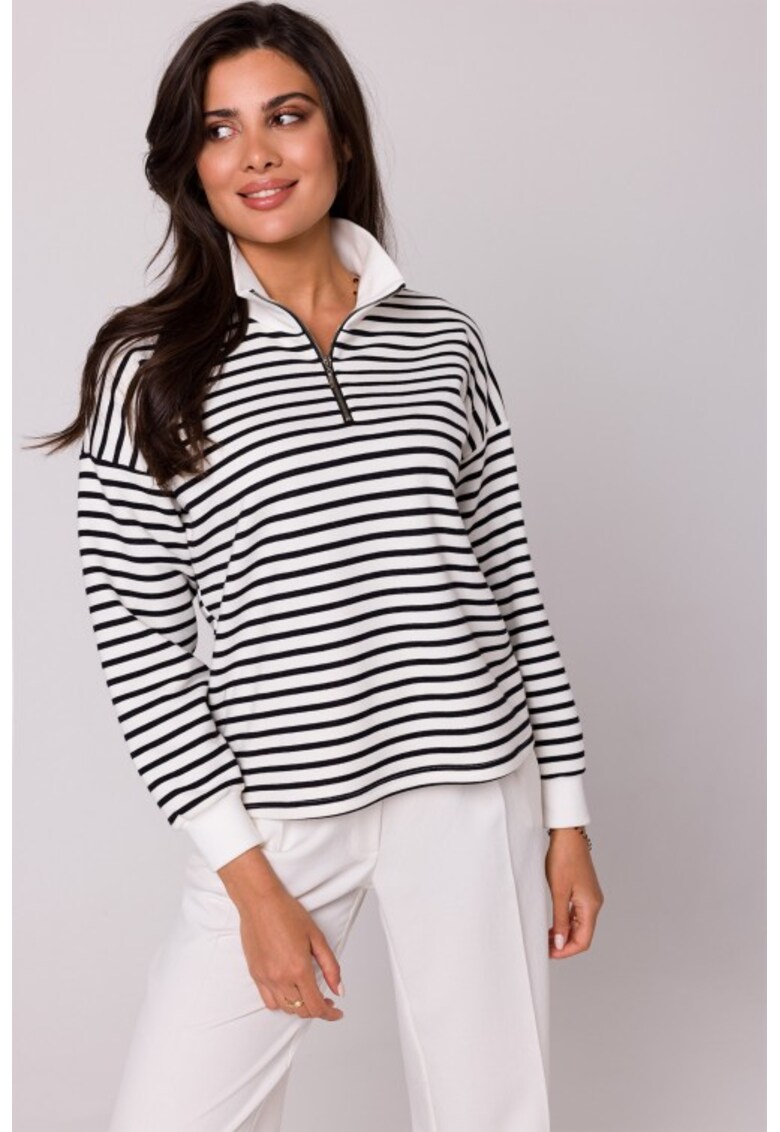 Bluza in dungi cu guler inalt -