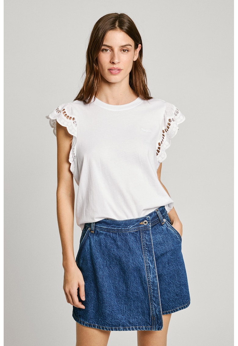 Tricou cu decolteu la baza gatului si maneci brodate - Alb