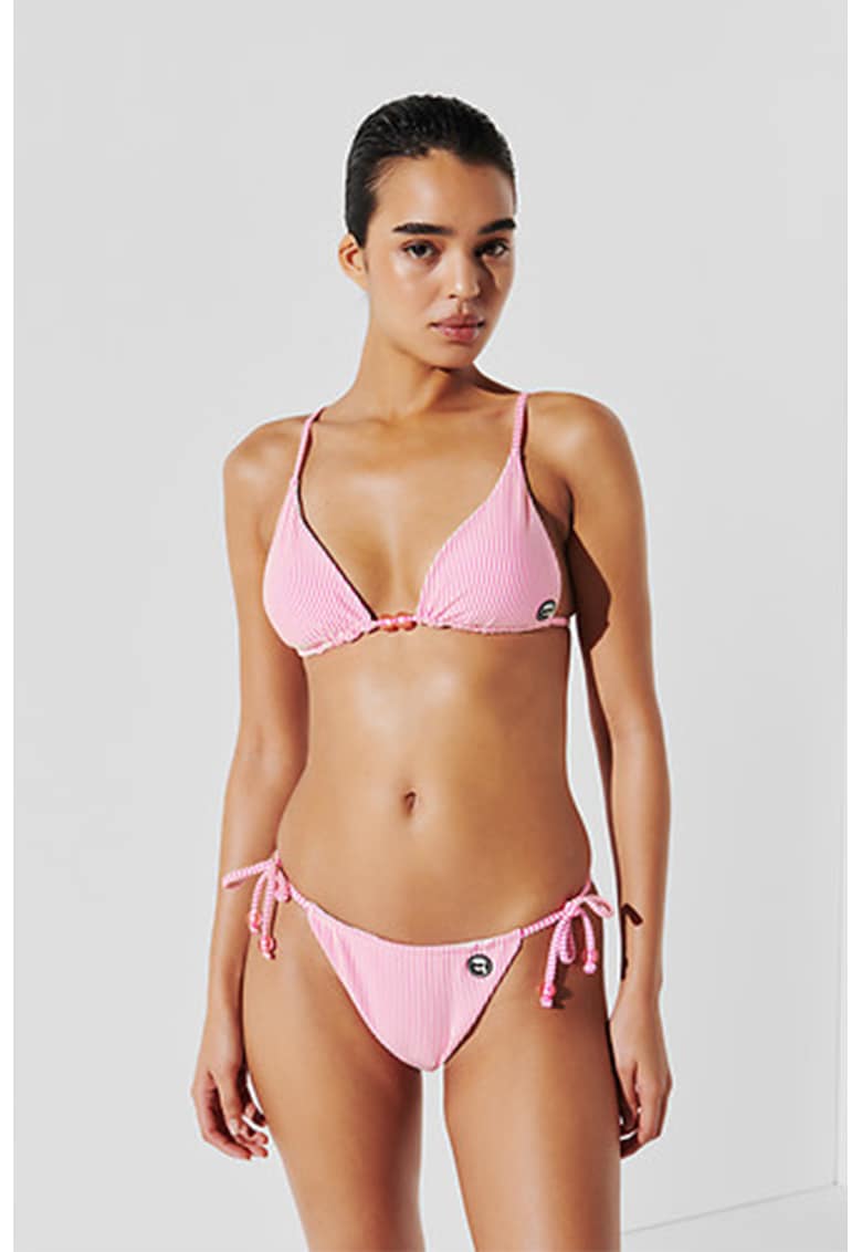 Sutien de baie cu cupe triunghiulare si model