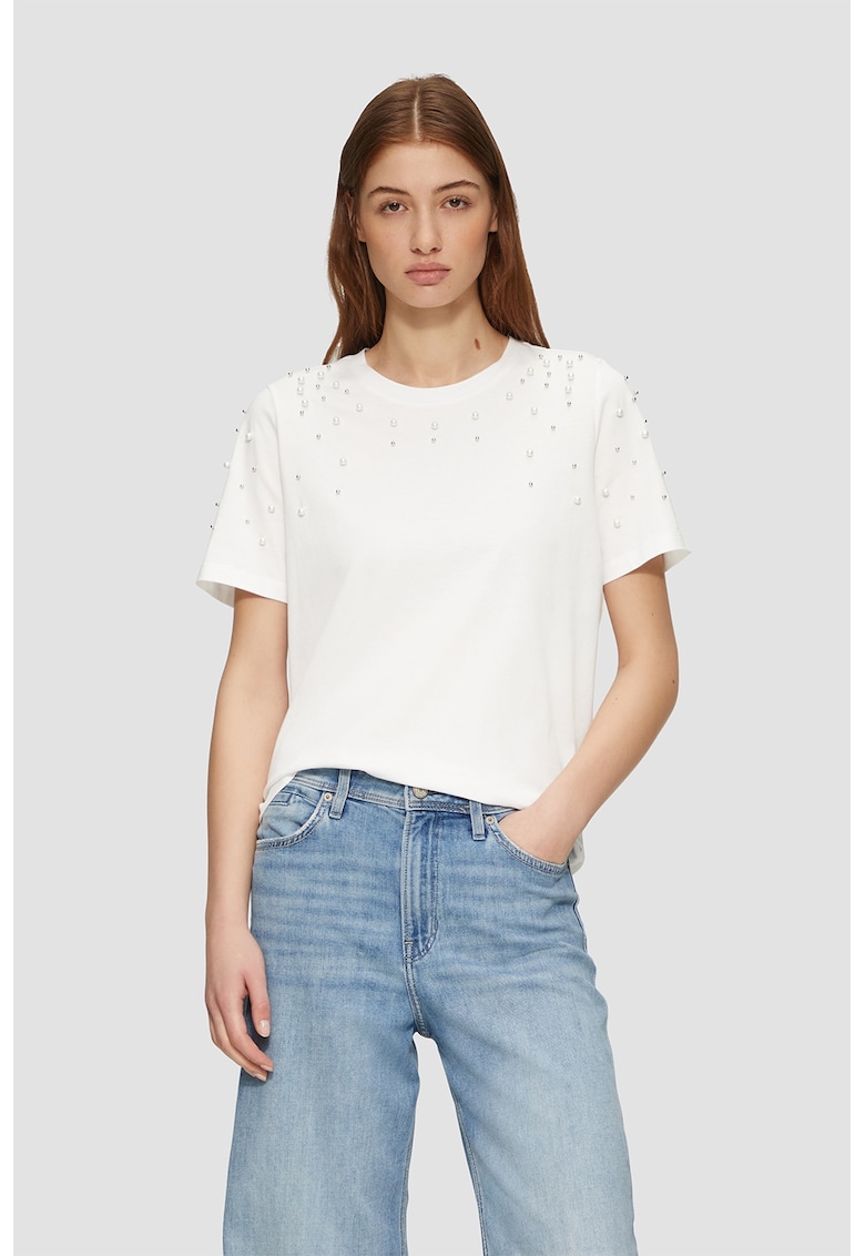 Tricou cu decolteu la baza gatului si aplicatii cu margele