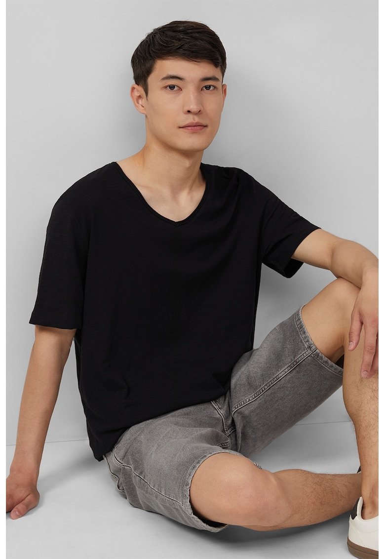 Tricou lejer cu decolteu in V Tricou lejer cu decolteu in V