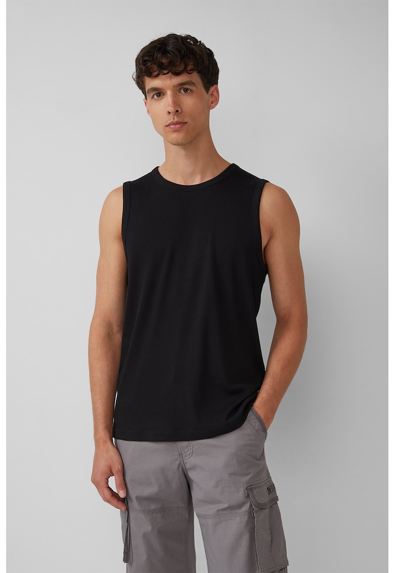 Top cu decolteu la baza gatului