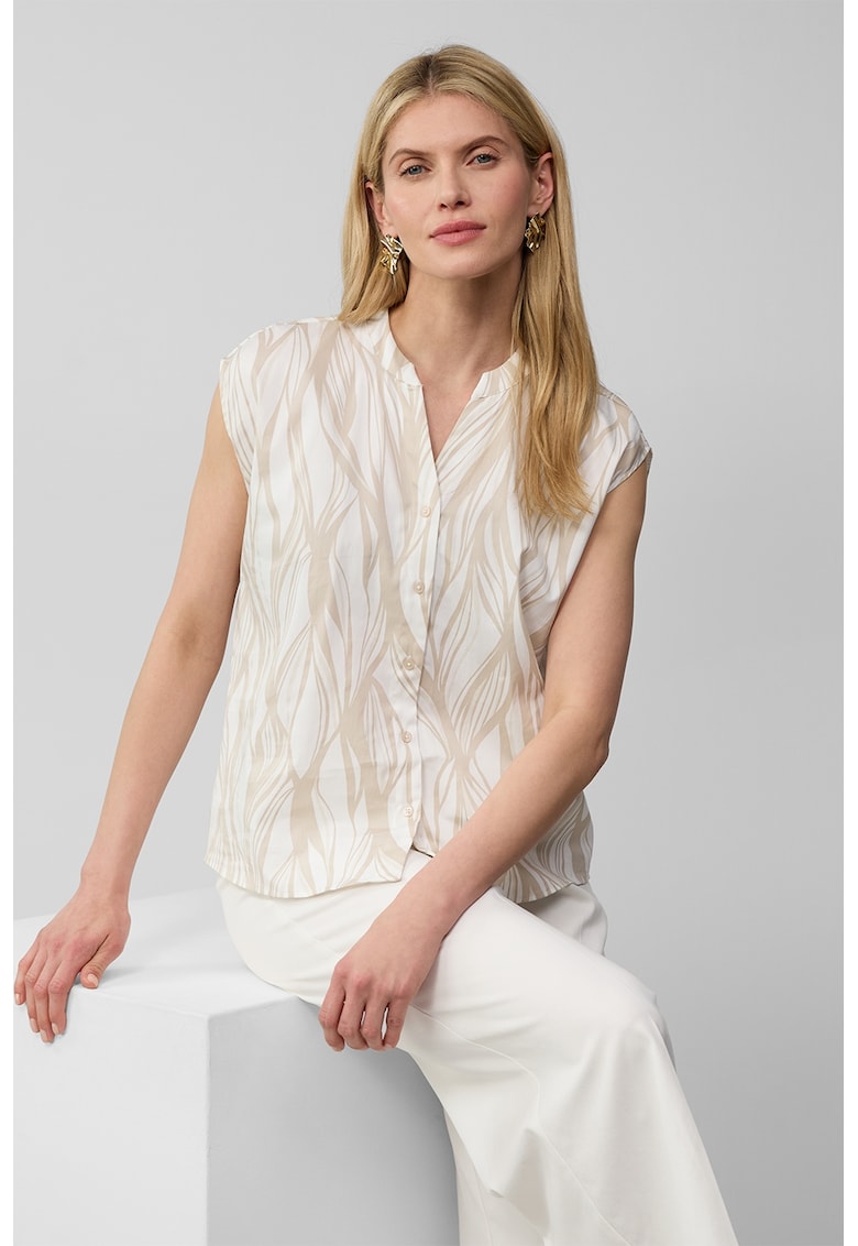 Tricou fara manecu cu model si decolteu in V