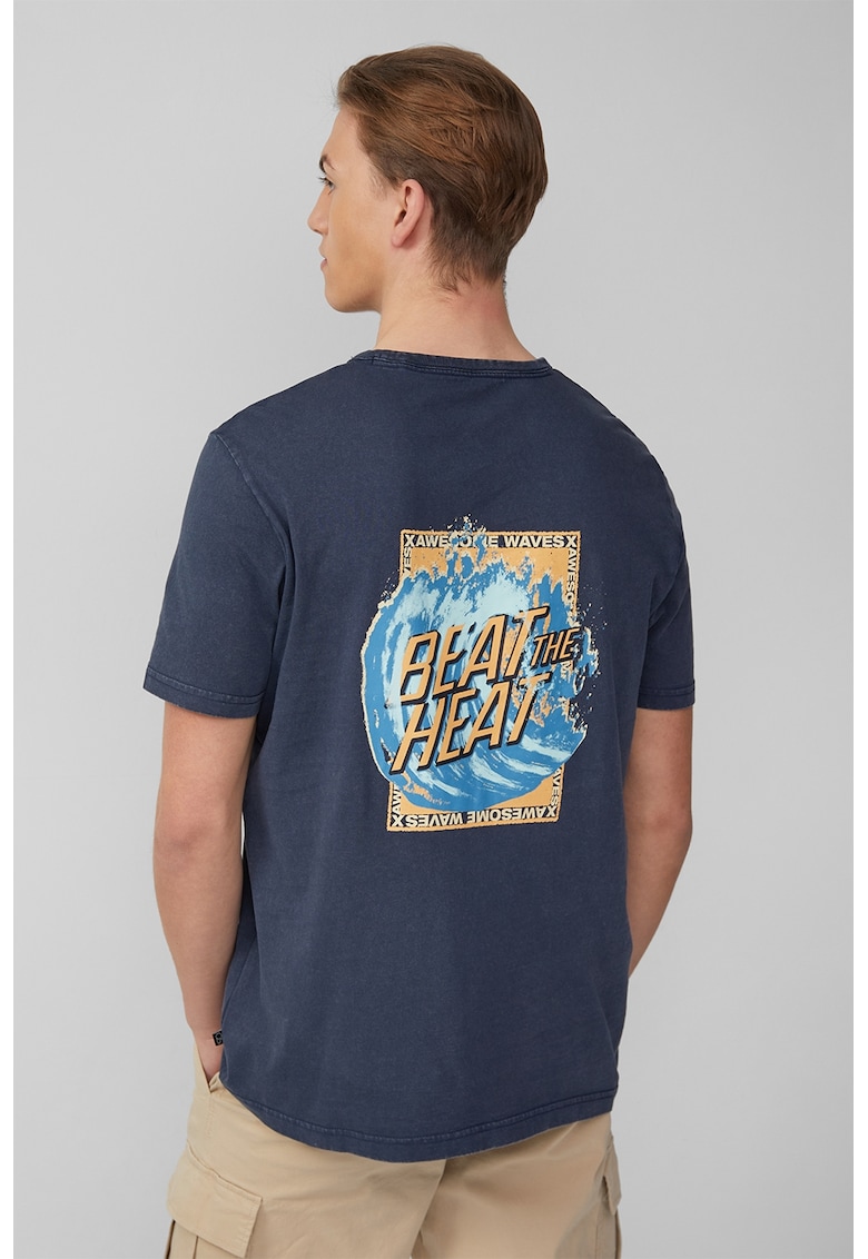 Tricou cu model grafic frontal si pe partea din spate