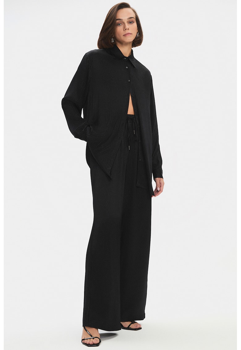 Set de pantaloni si camasa lejera