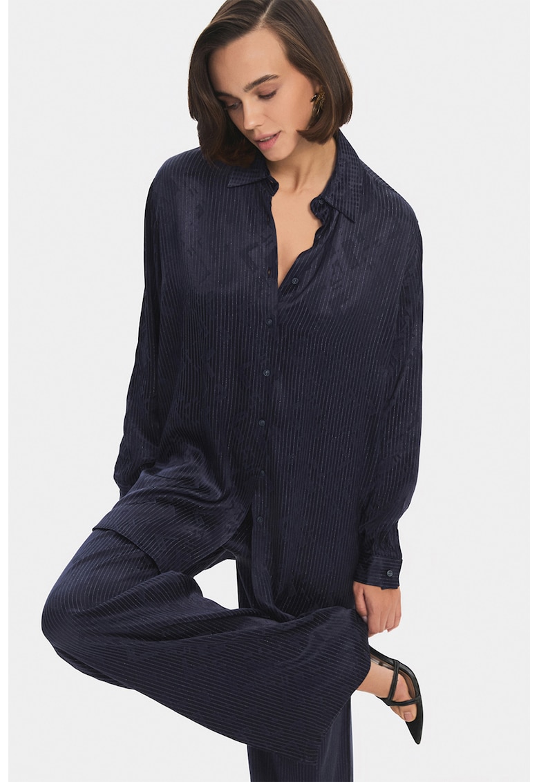 Set de pantaloni si camasa cu model in dungi