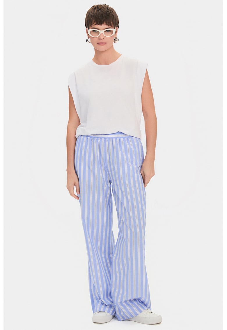 Pantaloni cu model in dungi si buzunare laterale