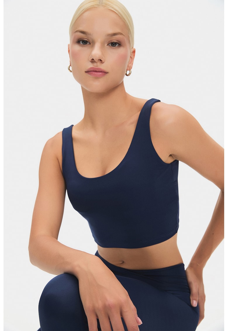 Bustiera cu bretele incrucisate pe partea din spate